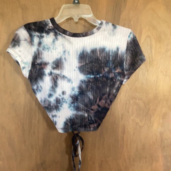 Relisted Rue21 tie dye print ribbed top w stretch cut out w cinch string in back - Picture 9 of 13